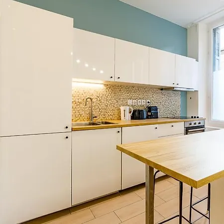 Cozy - Near Train Station - Les Freres De La Loc' Apartment