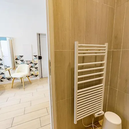 Apartment Cozy - Near Train Station - Les Freres De La Loc' *